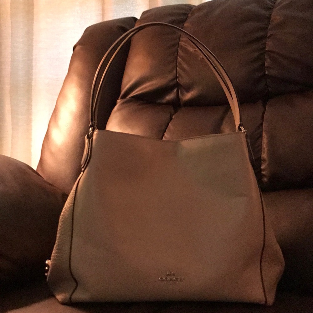 ⭐️ Coach Purse (authentic) ⭐️ open to offers!!!